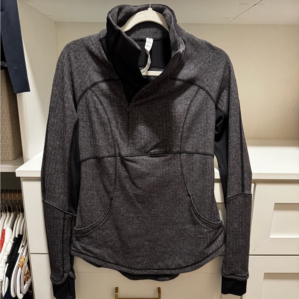 Lululemon Athletica Black and Gray Sweater